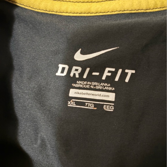 Nike Livestrong tee XXL - Picture 3 of 3